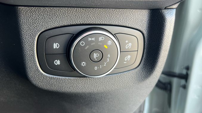 Ford Tourneo Connect 2.0 EcoBlue Titanium 5dr Auto Diesel Estate - Image 35